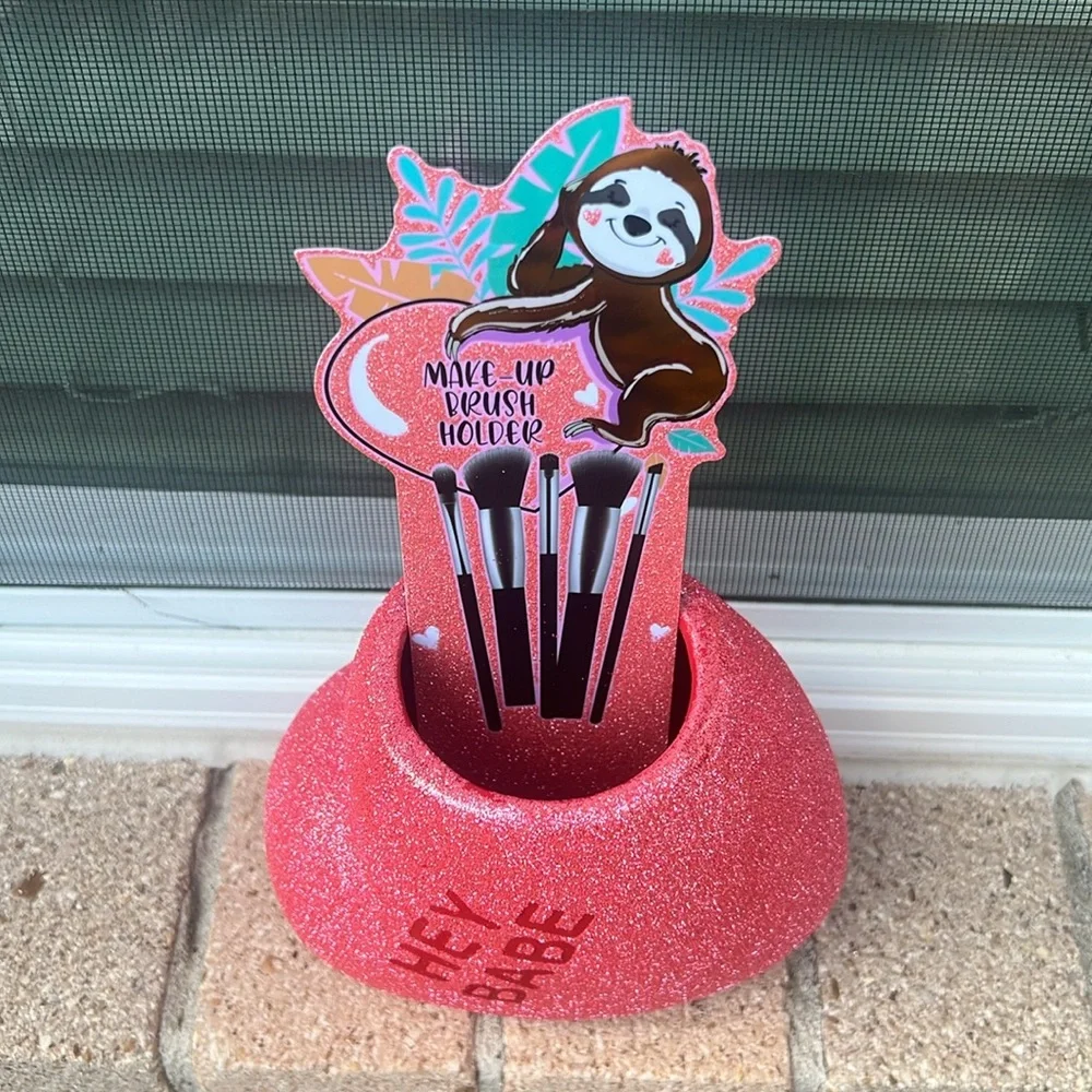 Cute💕💄pink glitter HEY BABE. BRUSH HOLDER!